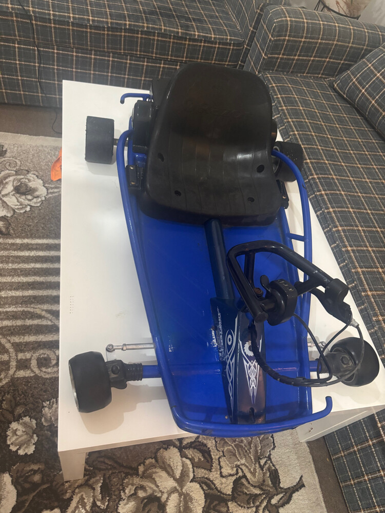 razor ground drifting car - 2