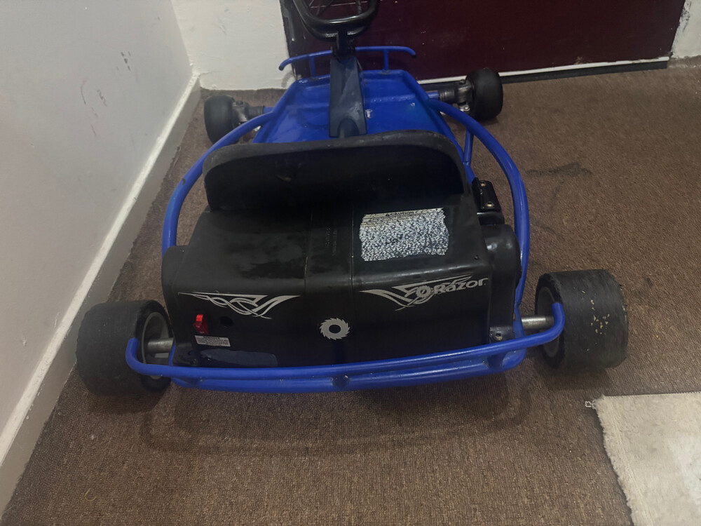 razor ground drifting car - 3