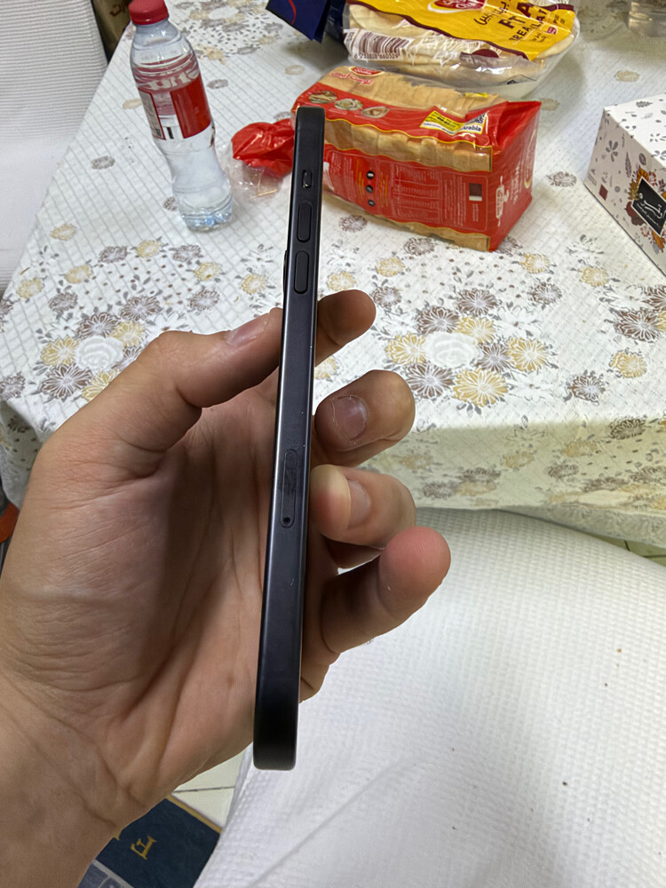 iPhone in perfect condition - 4