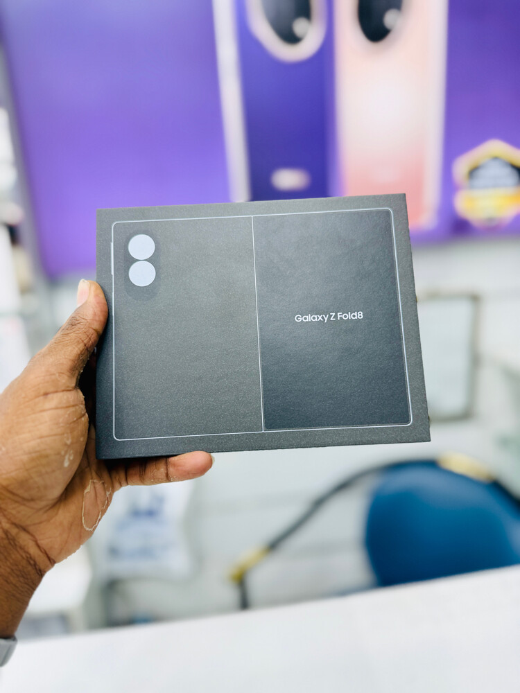 Samsung Galaxy Z Fold 8  - 4