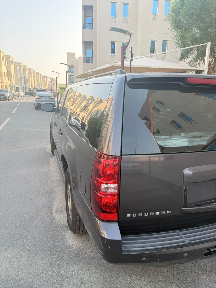 Chevrolet suburban 2010 - 3