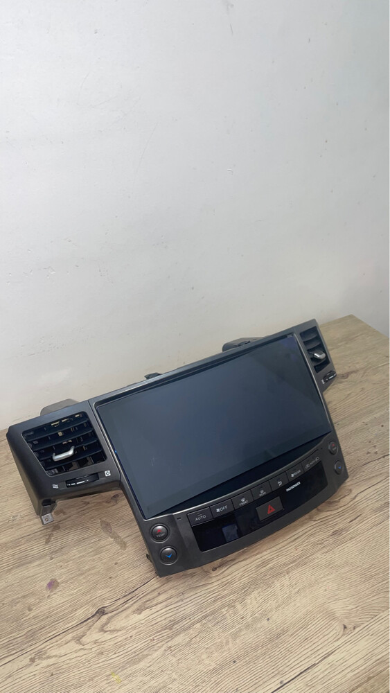 Lexus screen - 1