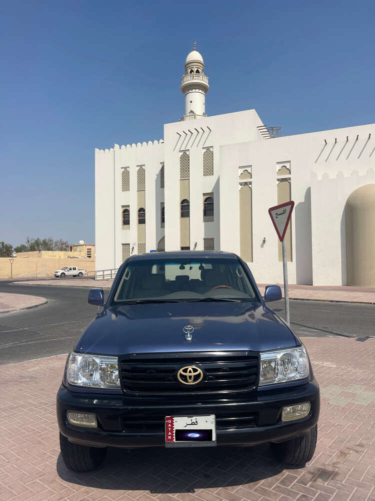 Toyota Lendcruser GXR - 4