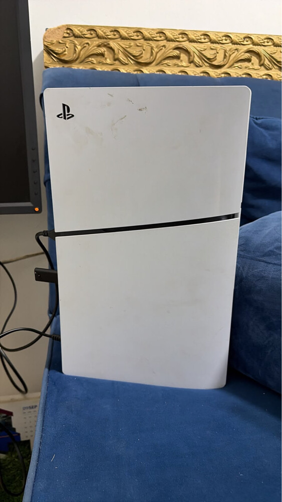 ps5 - monitor -2 controllers astro - 3