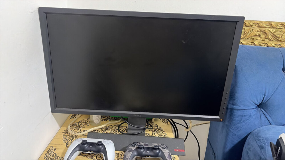 ps5 - monitor -2 controllers astro - 1