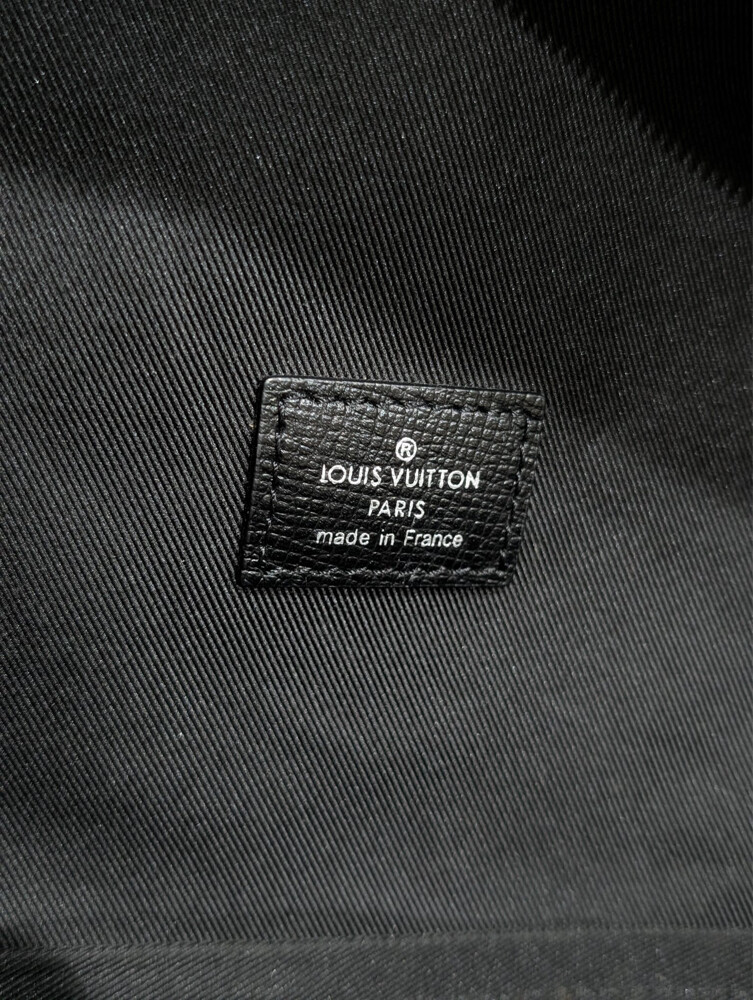 Louis Vuitton Discovery PM - 3