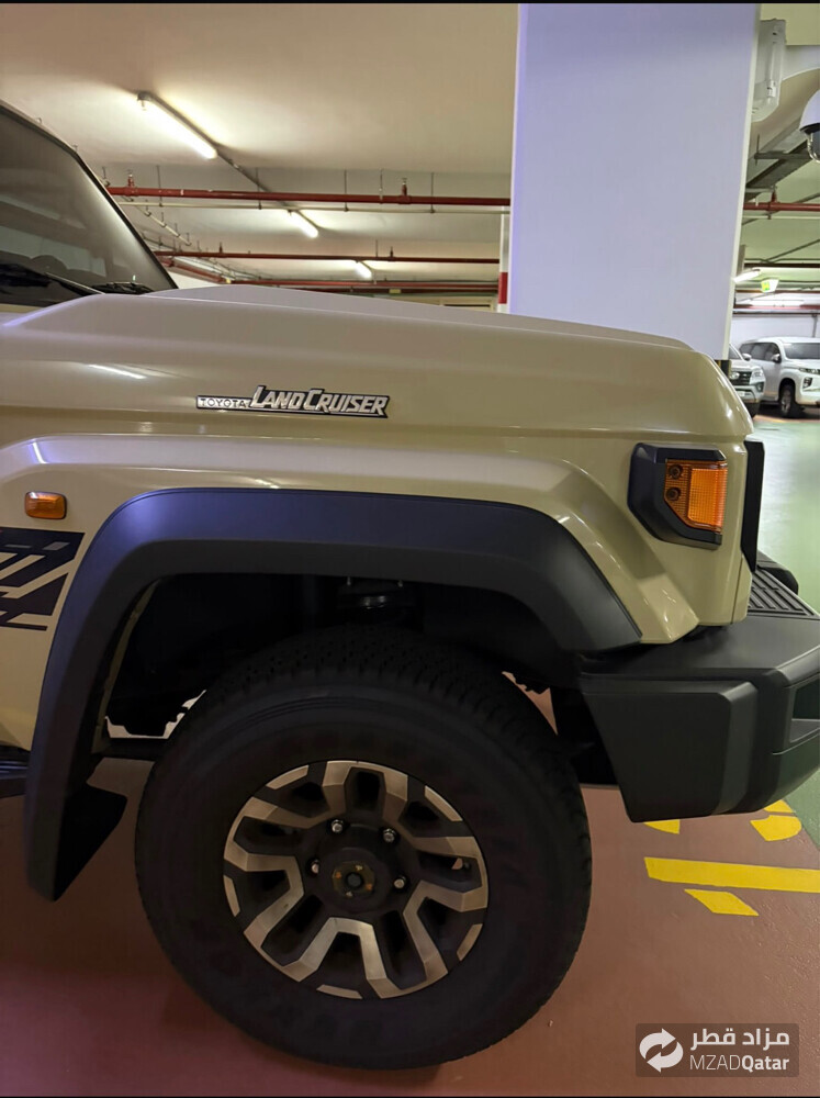 Toyota Land Cruiser 70 - 5
