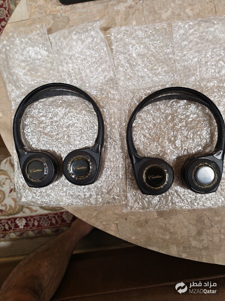 Cadillac Bluetooth speakers and a n - 1