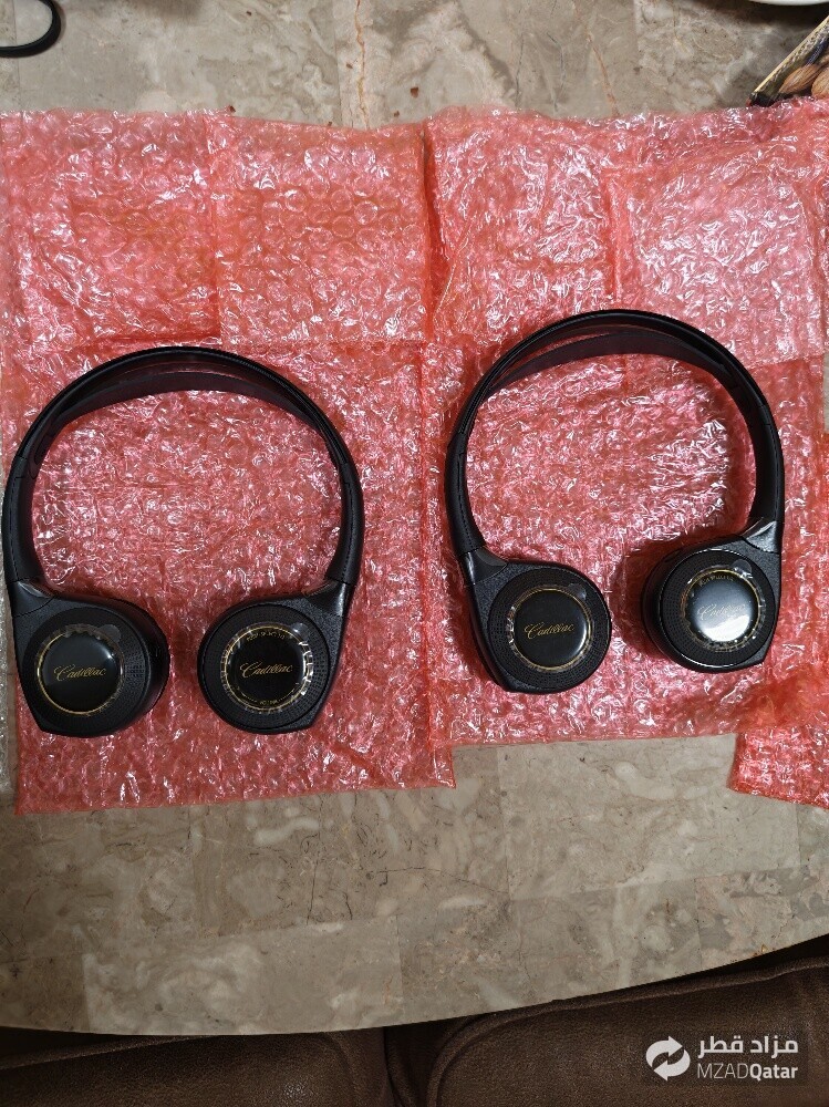 Cadillac Bluetooth speakers and a n - 3