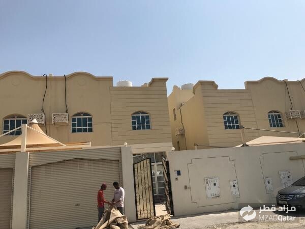 فيلا في معيذر بجوار وزنان مول - 1