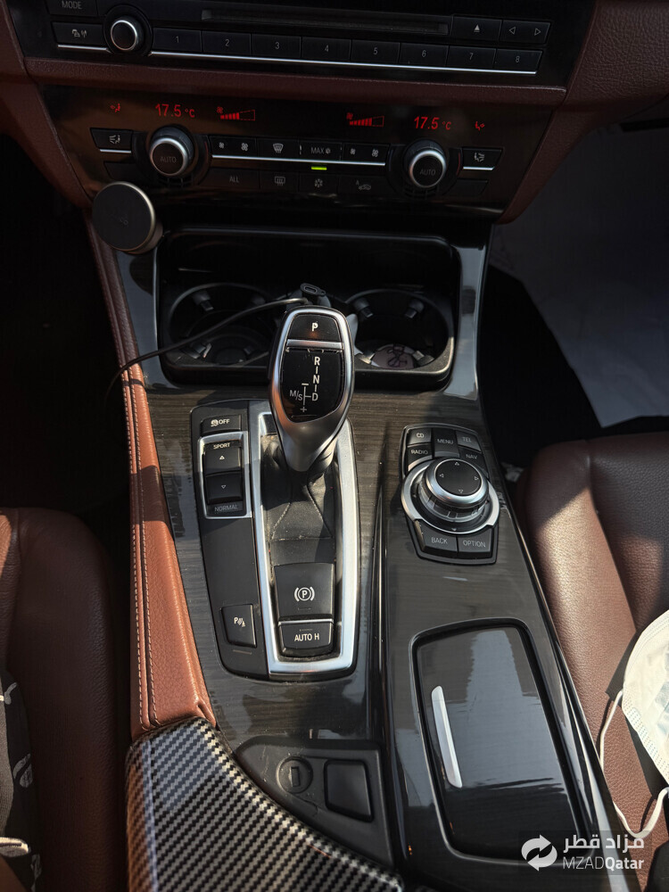 BMW 523i – 2012 Model  - 9