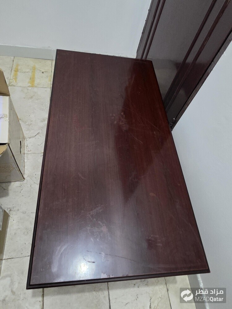 طاوله كبيره بحاله ممتازة 120*60 - 1