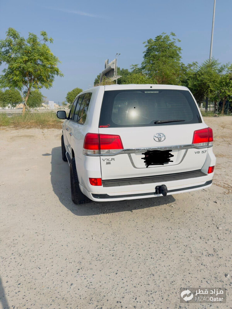 LAND CRUISER GX - 6
