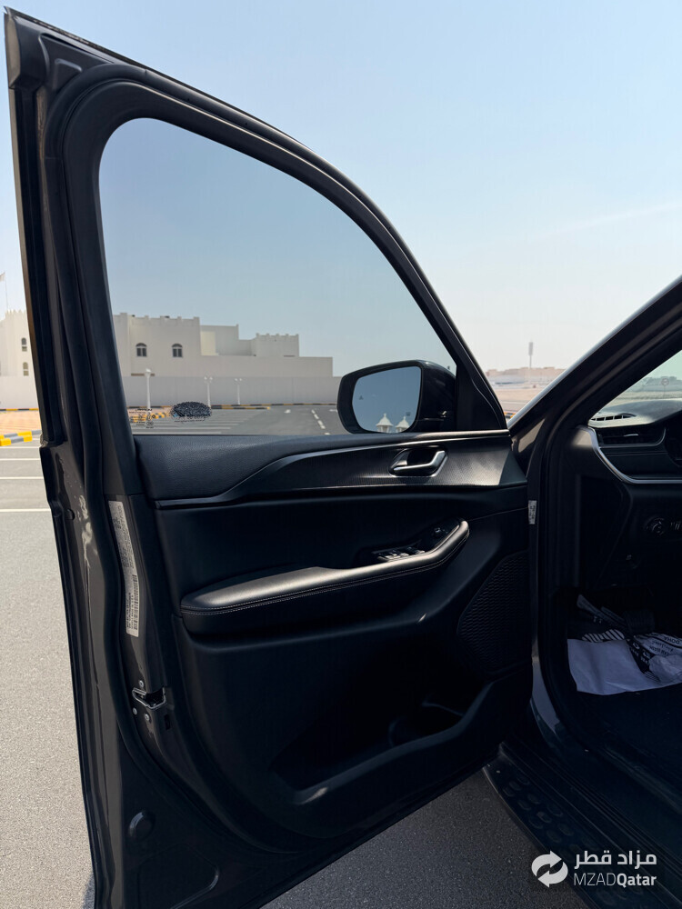  جيب جراند شيروكي ليميتيد 2024 - 9