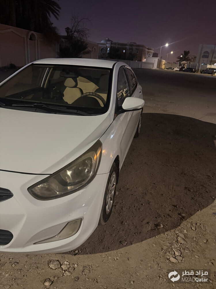 Hyundai Accent - 4