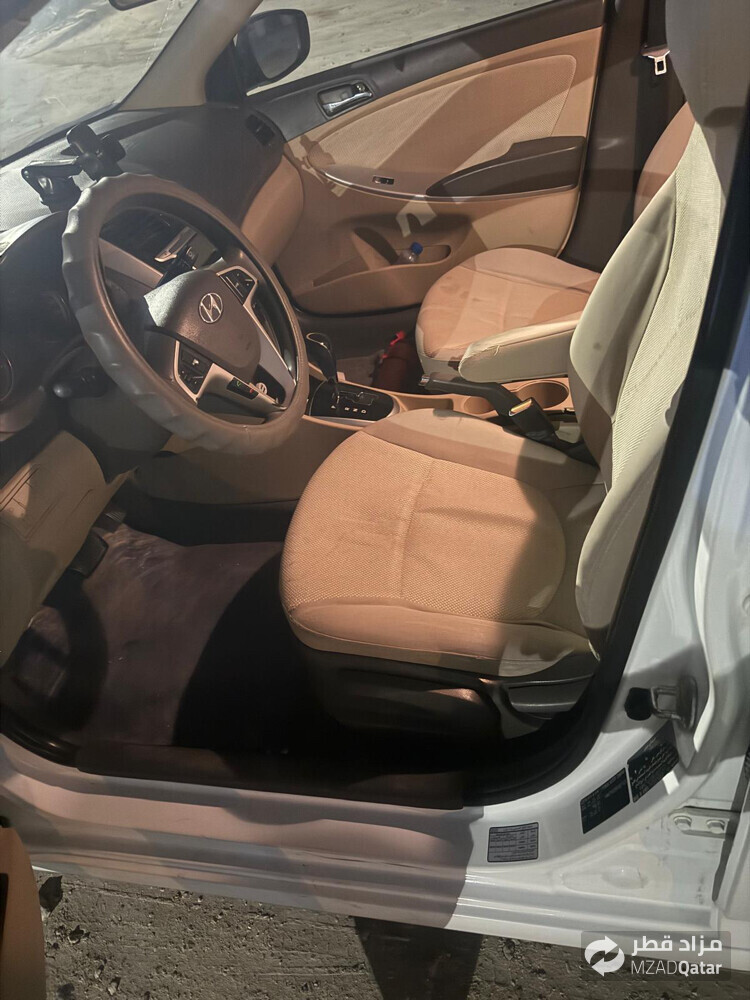 Hyundai Accent - 2