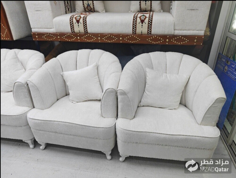 طقم أرائك (كنب) جديد تماماً للبيع - 2