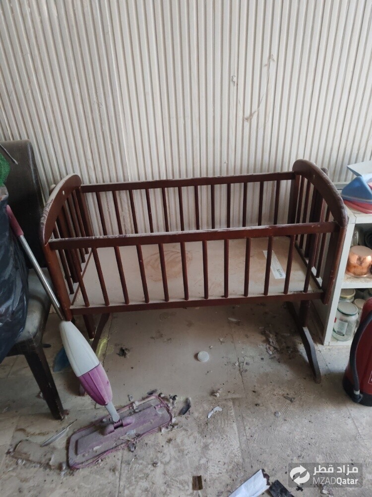 Rocking wood bed - 1
