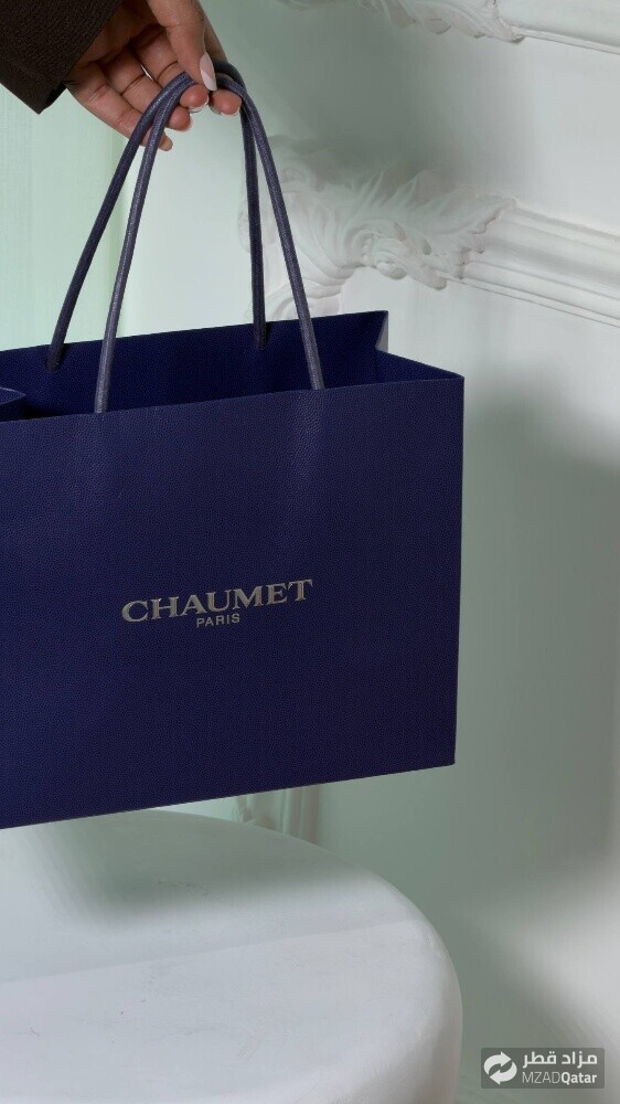 Chaumet Bee de Chaumet small
model - 3