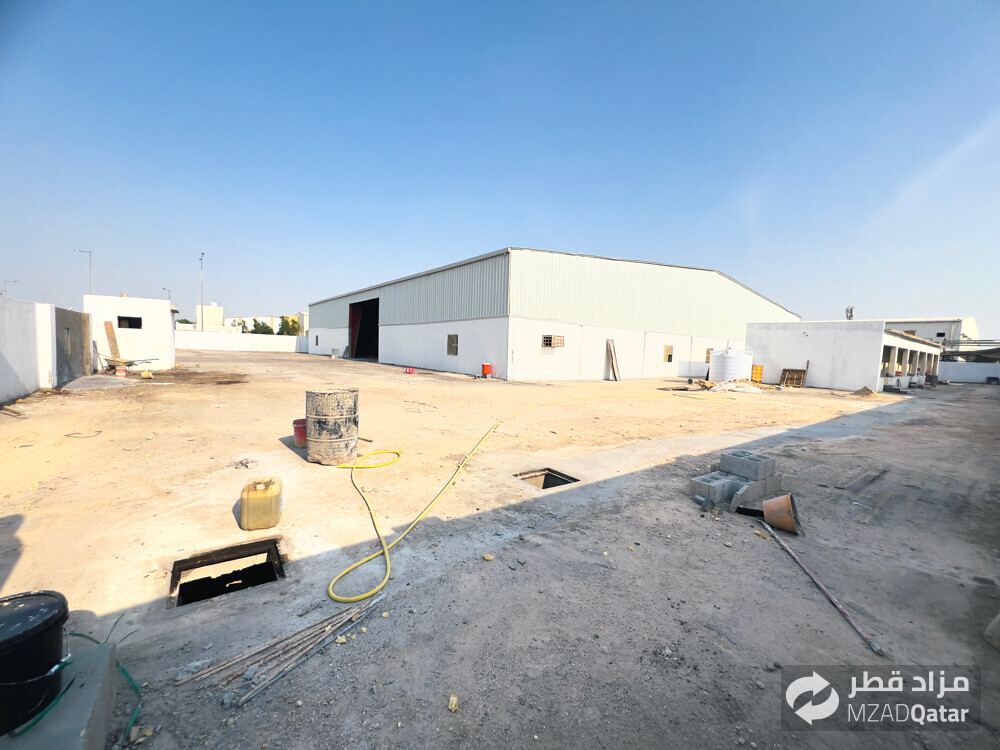 للايجار كراج 3600 متر - 3