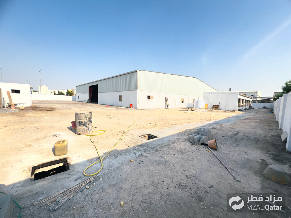 للايجار كراج 3600 متر - 1