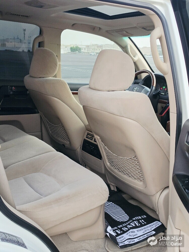 GXR V8 MODEL 2012 - 11