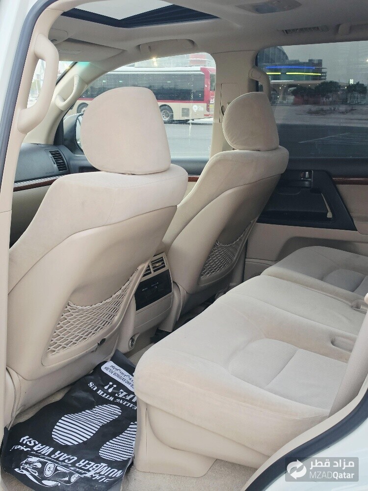GXR V8 MODEL 2012 - 10