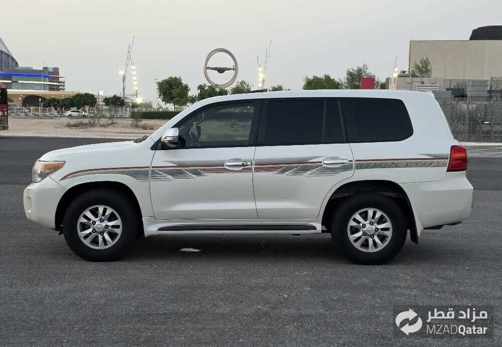 GXR V8 MODEL 2012 - 8
