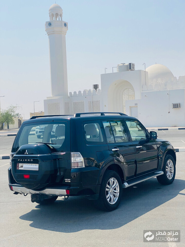Mistubishi Pajero - 2