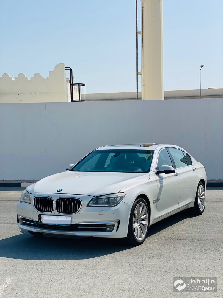 BMW 750  - 1