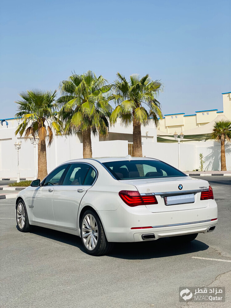 BMW 750  - 4