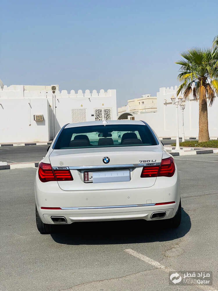 BMW 750  - 6