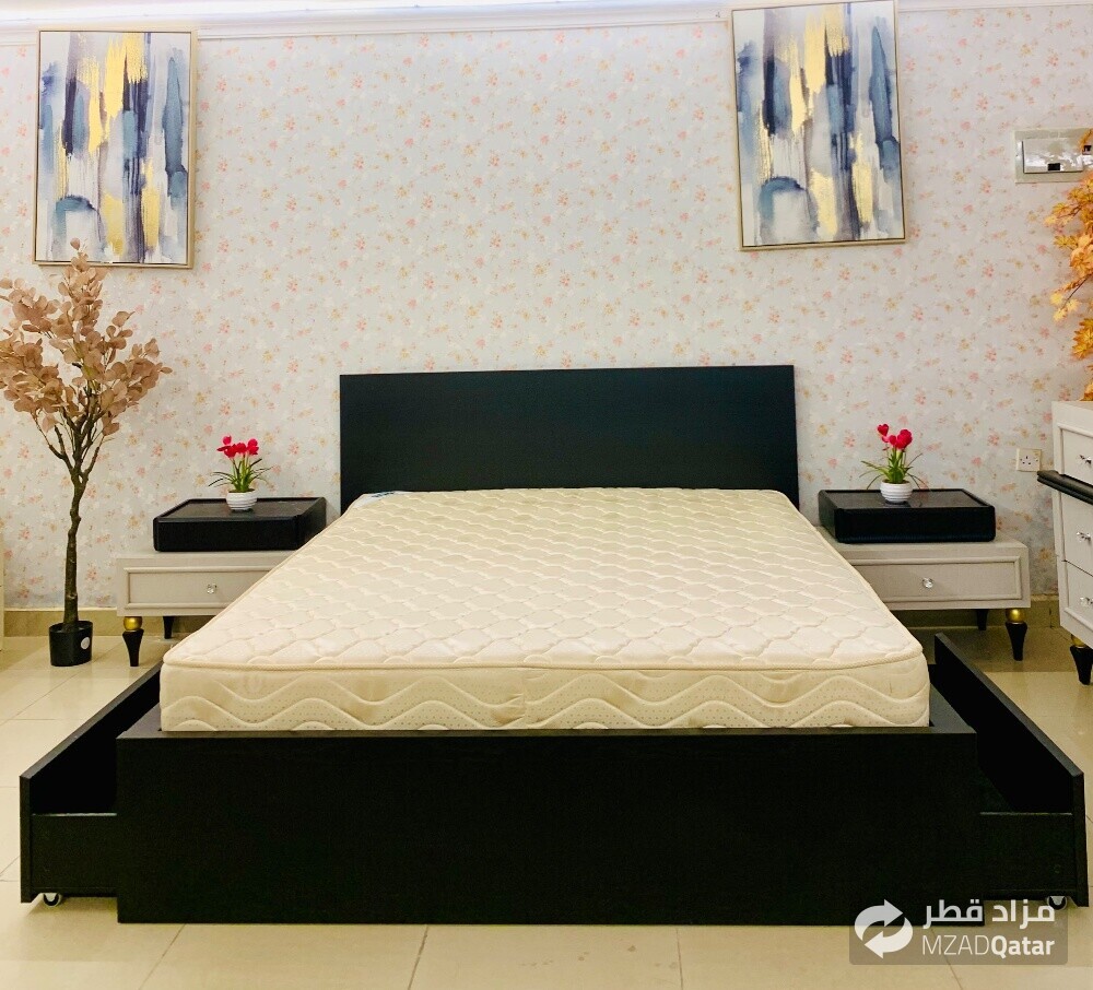 HOME CENTER KING FULL BED SET. - 7