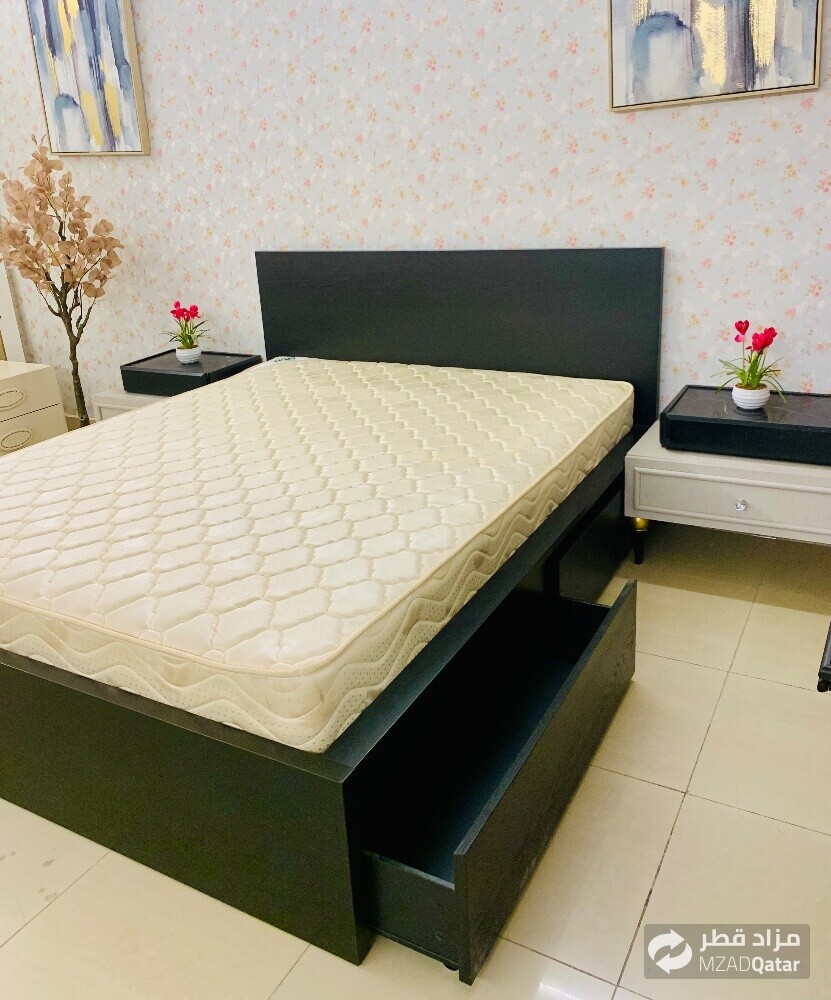 HOME CENTER KING FULL BED SET. - 6