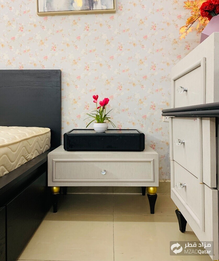 HOME CENTER KING FULL BED SET. - 3