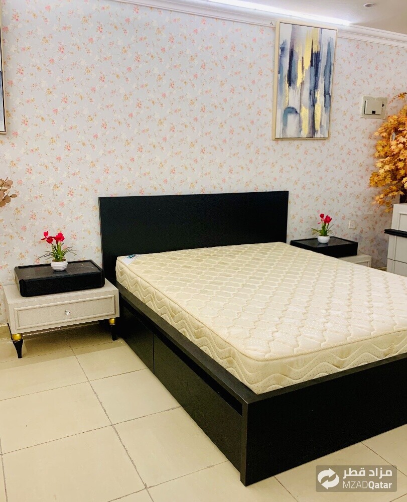 HOME CENTER KING FULL BED SET. - 5