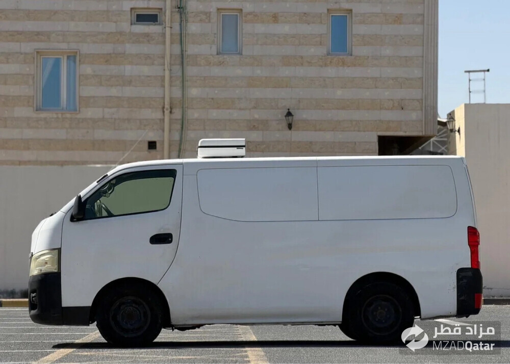 Nissan Urvan Chiller Van - 3