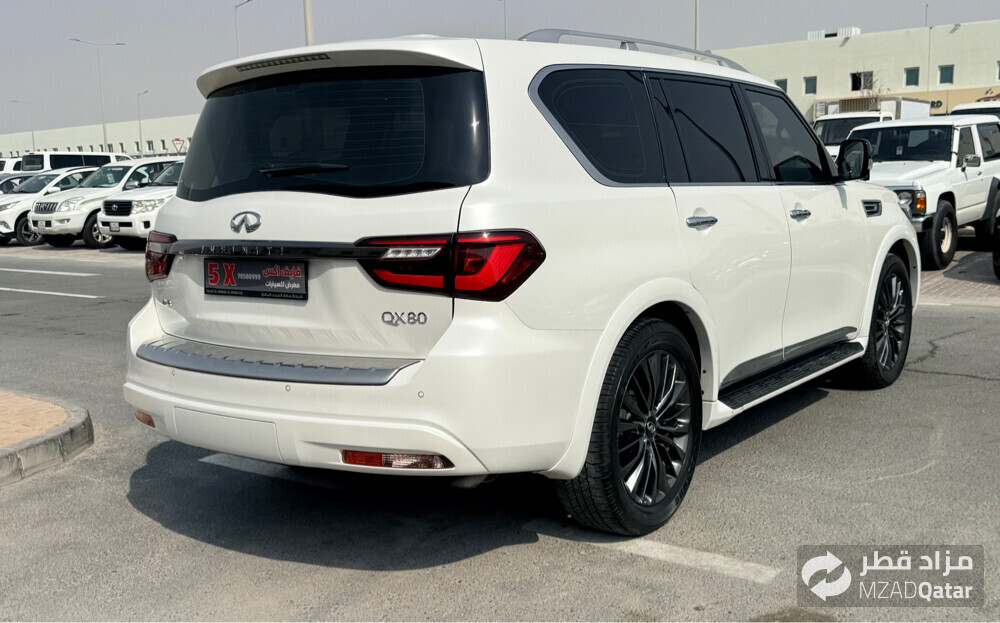 Infiniti QX80 - 2021 - 9