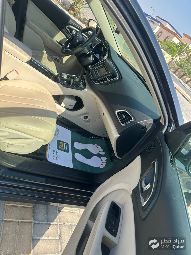 Chrysler C 200 model 2016 - 8
