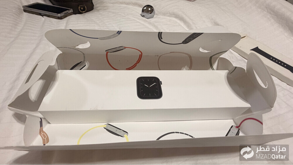 Apple Watch S5 - 1