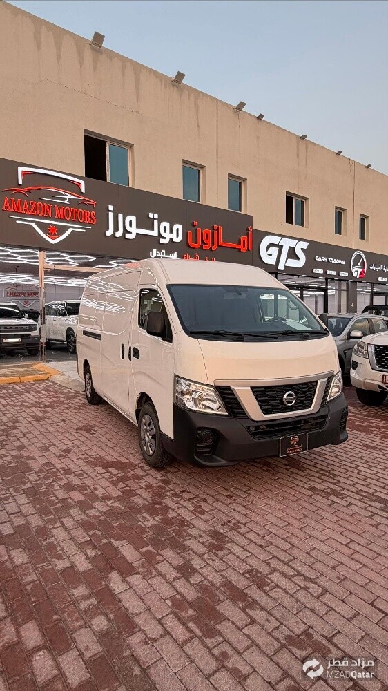 Nissan Urvan, standard, high roof - 1