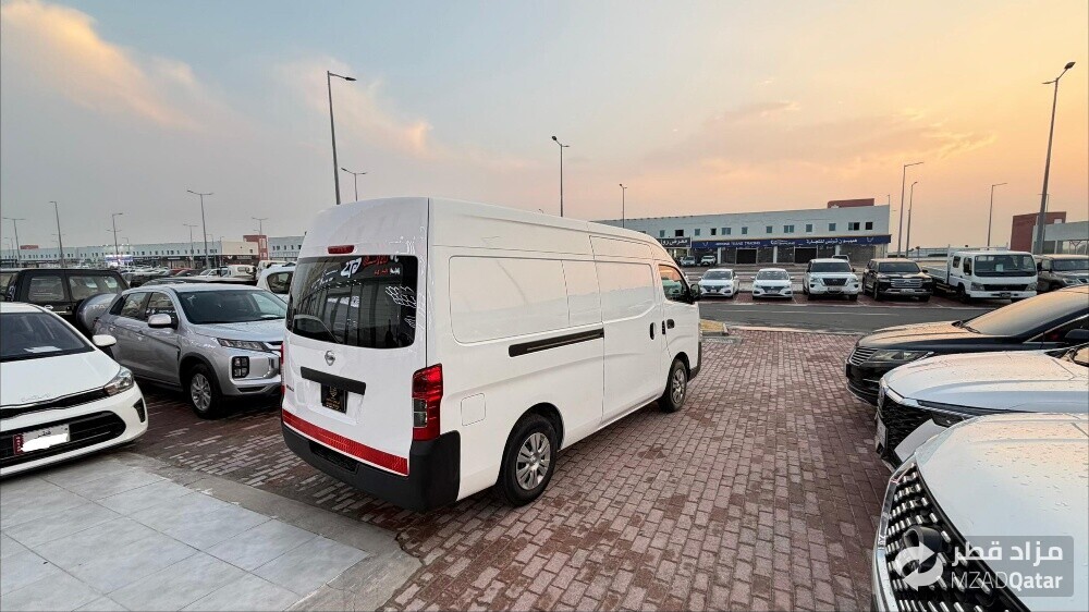 Nissan Urvan, standard, high roof - 8