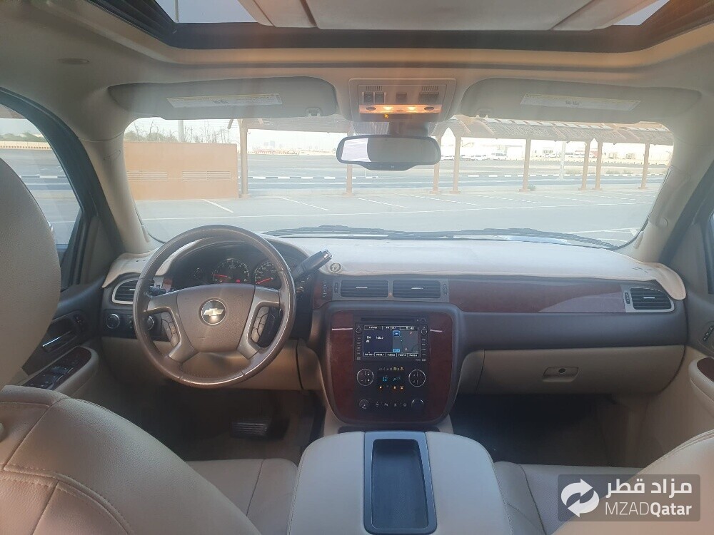2009 Tahoe LTZ (4x4)
Leather seats, - 5