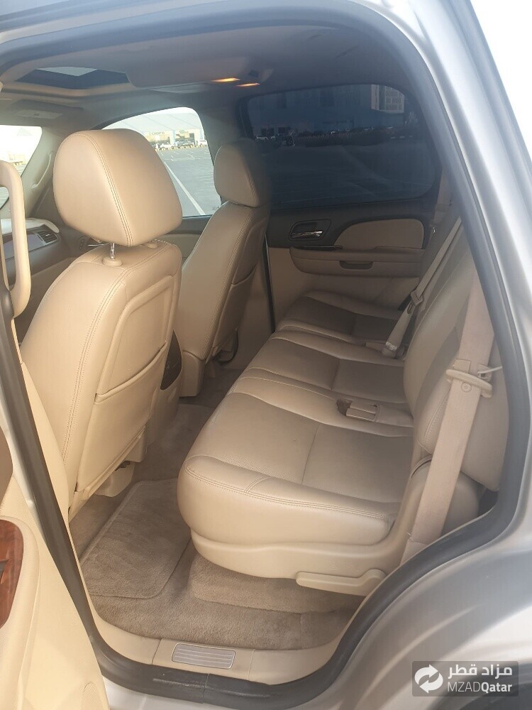2009 Tahoe LTZ (4x4)
Leather seats, - 6