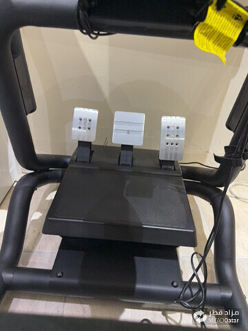 Full Sim Racing Setup–Thrustmaster - 4