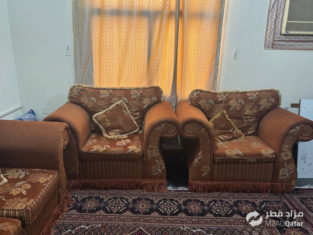 جلسة كراسي كامله مع مخدات  - 2