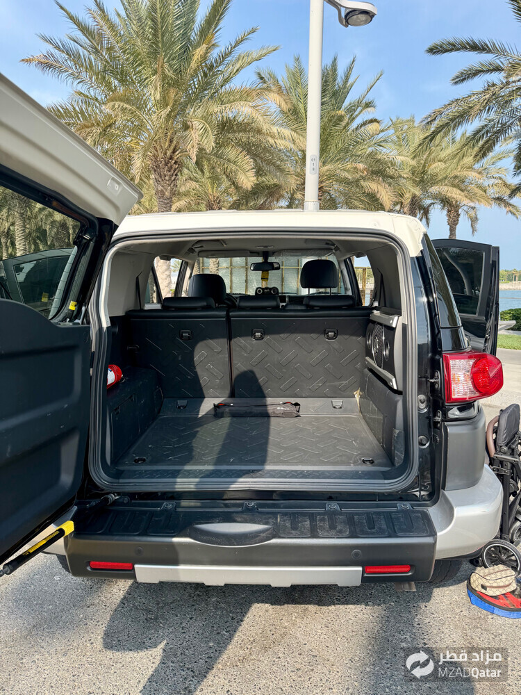 FJ CRUISER SUPER CLEAN CONDITION  - 6