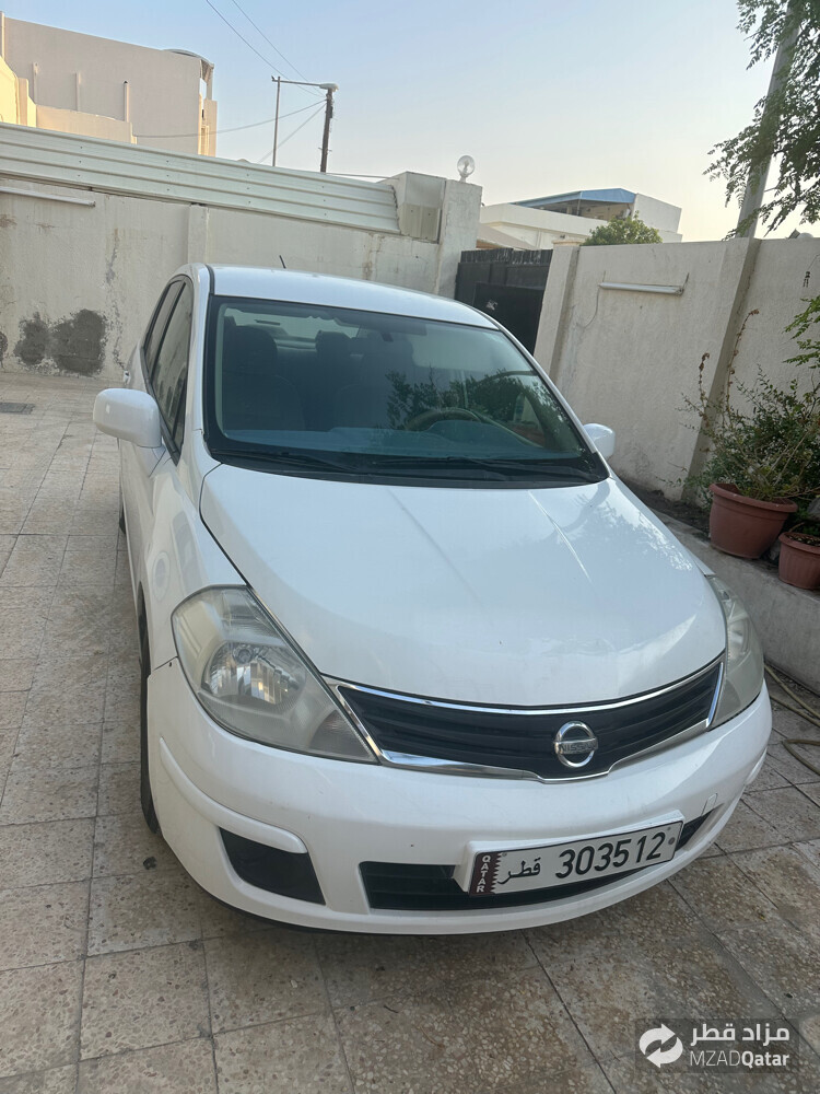 Nissan Tiida  - 2