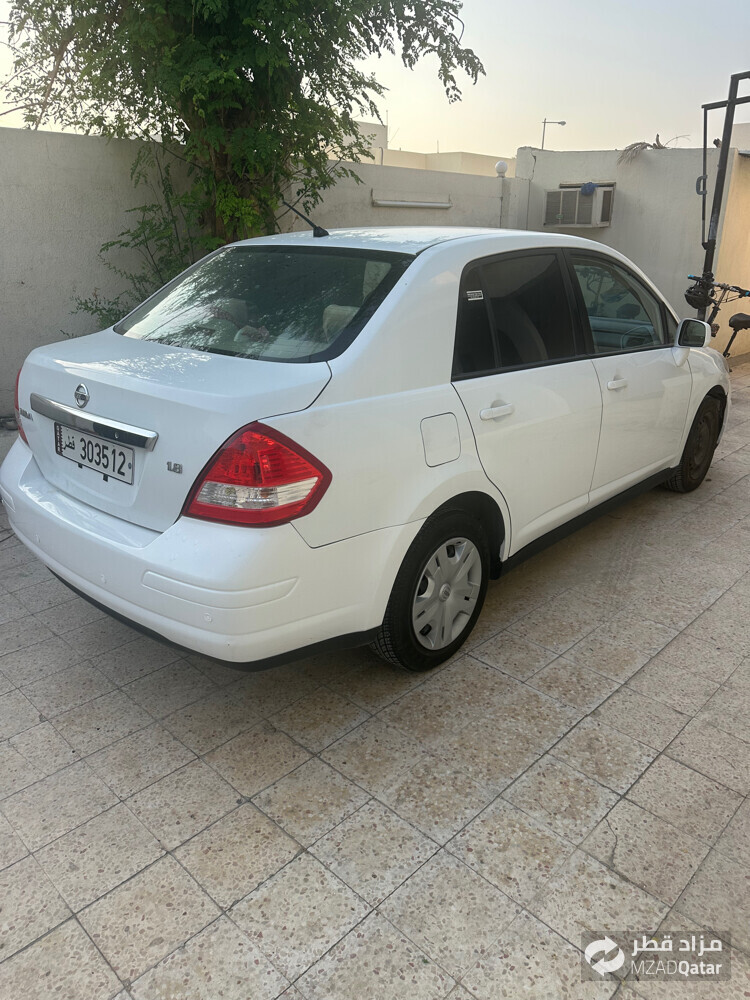 Nissan Tiida  - 4