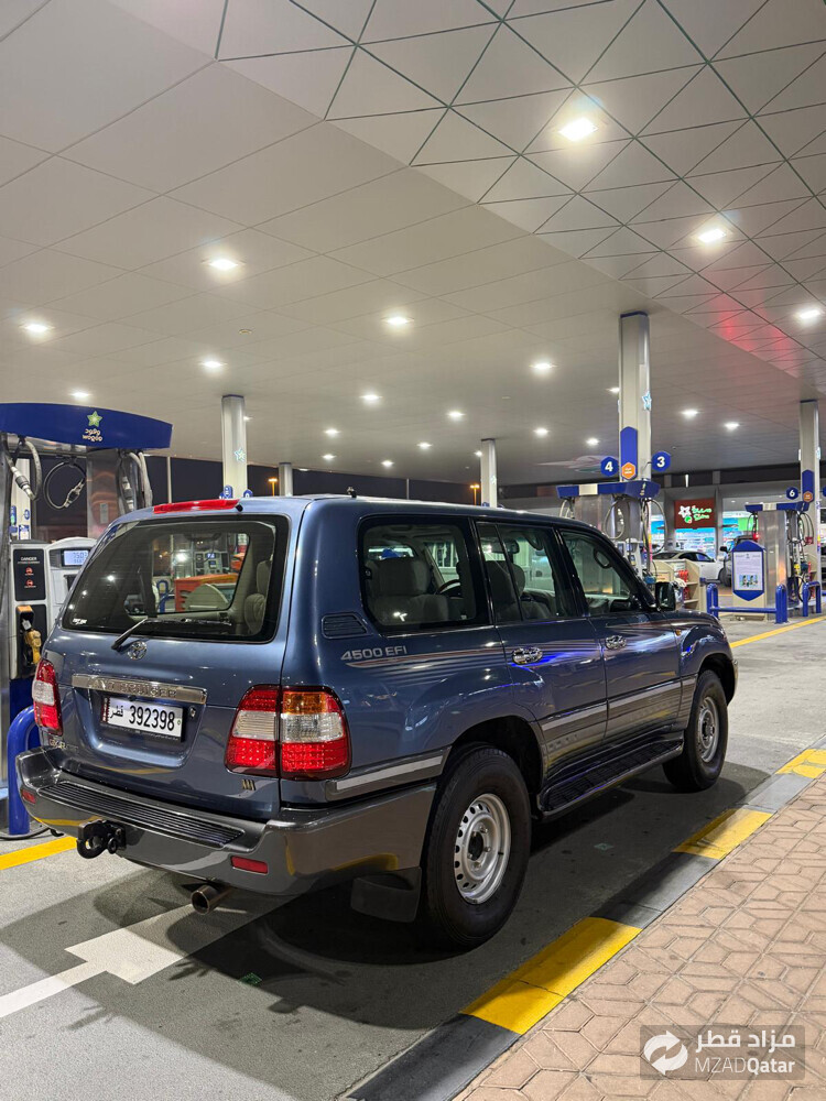 land cruisers - 1